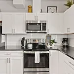 New 2 Bed 2 Bath Near Perry District And Dt